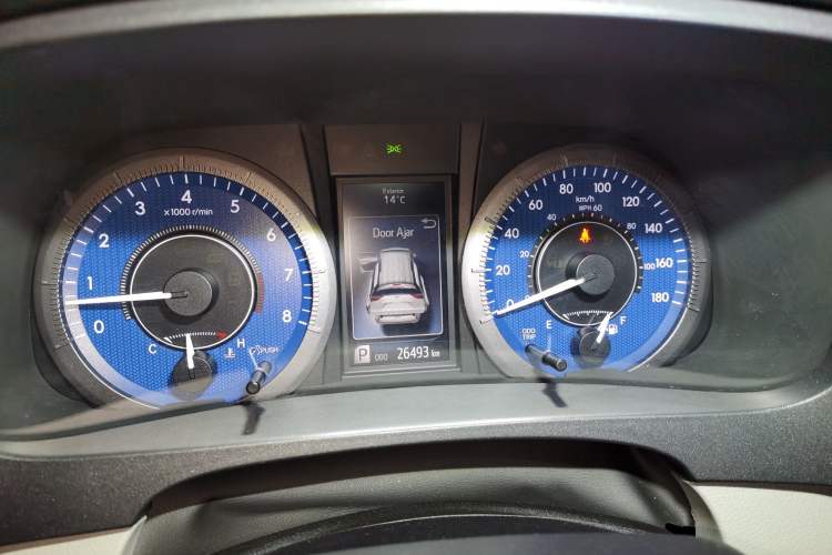 Used Toyota SIENNA 2019 3.5L Four-Wheel Drive LE Version 7 Seats – Canadian Edition
