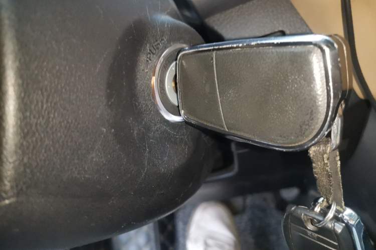 Used Toyota RAV4 2019 2.0L CVT Two-Wheel Drive Urban Edition China VI Standard
