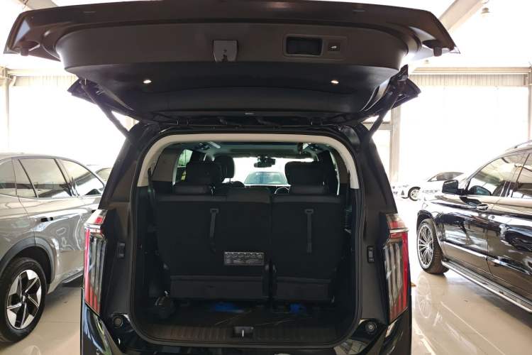 Used GAC Trumpchi M8 2024 Master Series 400T Prestige Edition
