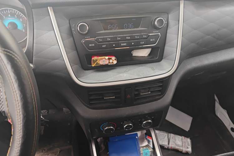 Used Jinbei Gold Hiace M Classic 2023 1.5L Engineering Lion Passenger Vehicle 5/6/7 Seats