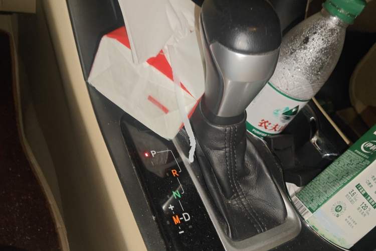 Used Toyota Highlander 2018 2.0T Four-Wheel Drive Luxury Edition 7 Seats China V Emission Standard
