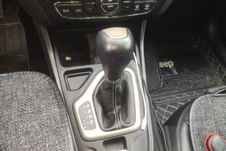 Used Jeep Cherokee 2016 2.0L Superior Edition
