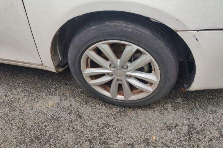 Used Geely Auto Classic Emgrand 2013 Sedan 1.8L CVT Prestige Model
