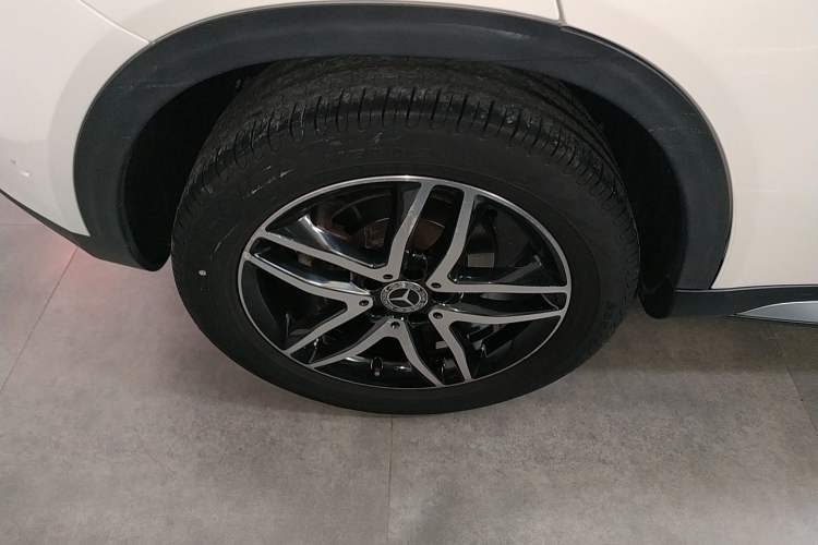 Used Mercedes-Benz GLA 2017 GLA 200 Fashion Model Right Rear Wheel Hub