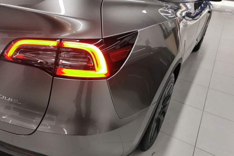 Used Tesla Model Y 2023 Rear-Wheel-Drive Version
