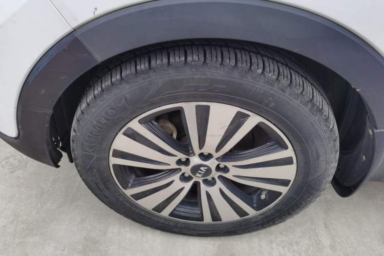 Used Kia Sportage R 2015 2.0L Automatic Two-Wheel Drive DLX Model
