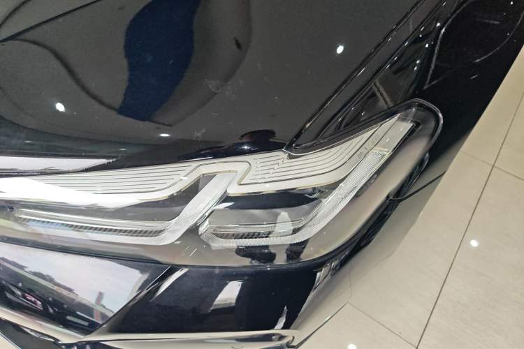 Used BMW 5 Series 2023 530Li Leading Model M Sport Package Left Front Headlight