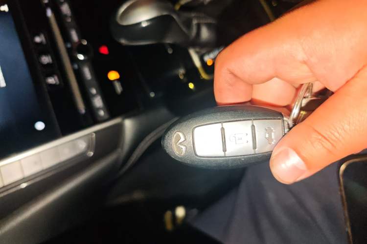 Used Infiniti Q50L 2015 2.0T Comfort Edition Vehicle Key