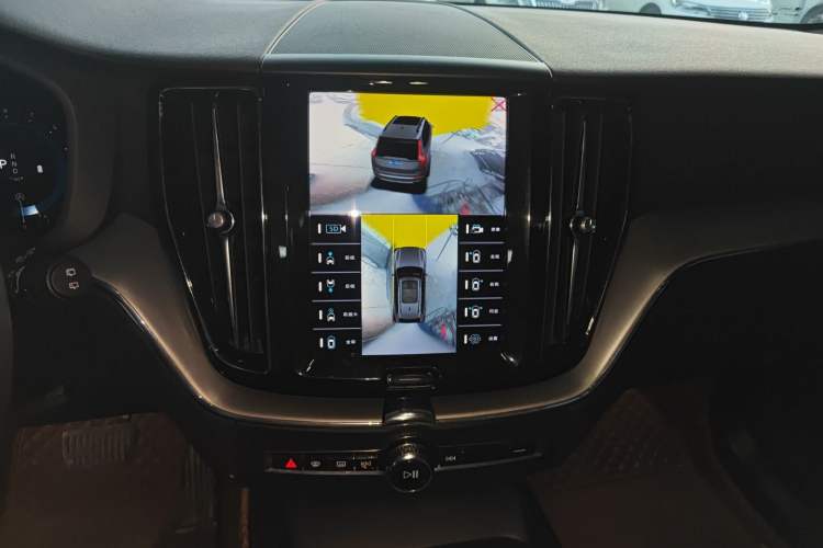 Used Volvo XC60 2022 B5 4x4 Zhiyi Luxury Edition