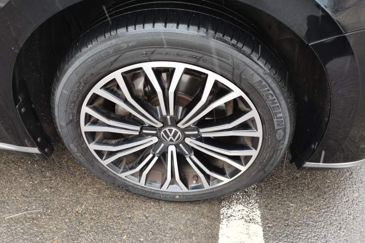 Used Volkswagen Phideon 2021 380TSI Luxury Edition