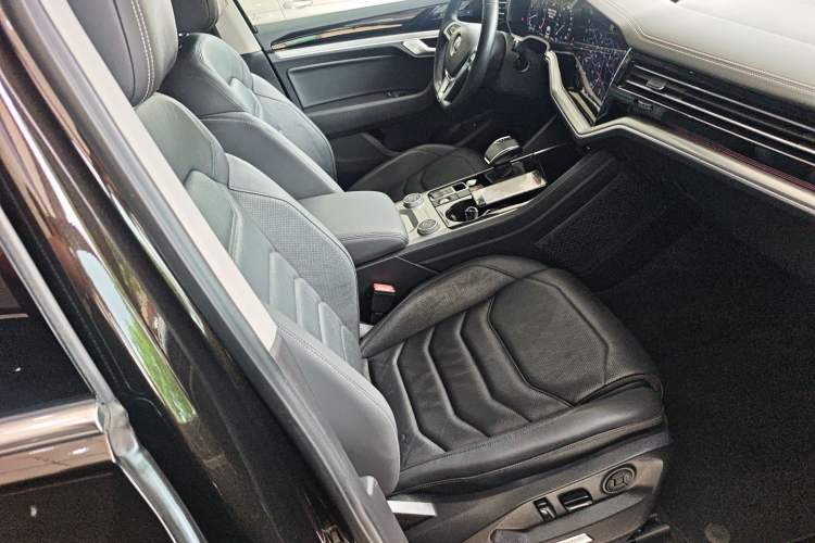 Used Volkswagen Touareg 2019 3.0 TSI RuiFeng Edition China VI Standard
