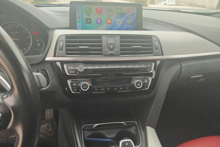 Used BMW 3 Series 2018 330i M Sport Night Edition Audio And AC Panel