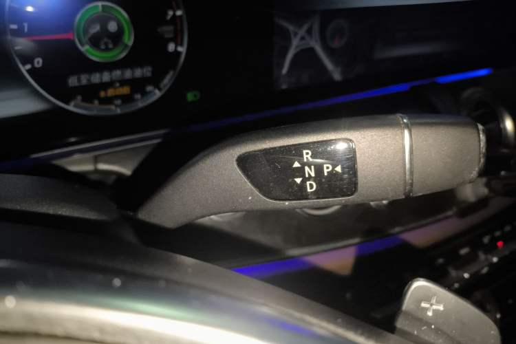 Used Mercedes-Benz E-Class 2016 E 300 L Sporty and Stylish Model
