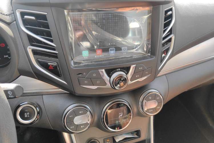 Used BYD Song 2016 1.5TI Manual Luxury Model Audio And AC Panel