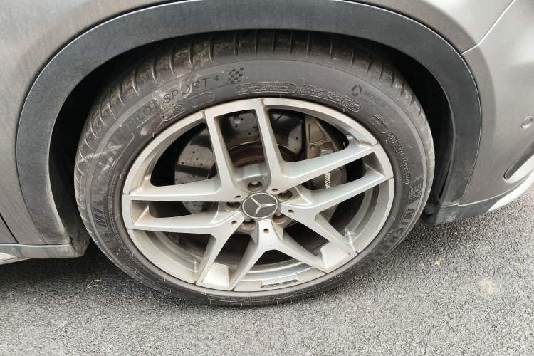 Used Mercedes-Benz GLA AMG 2016 AMG GLA 45 4MATIC Right Front Wheel Hub