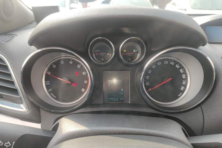 Used Buick Encore 2015 1.4T Automatic Two-Wheel Drive Urban Elite Version