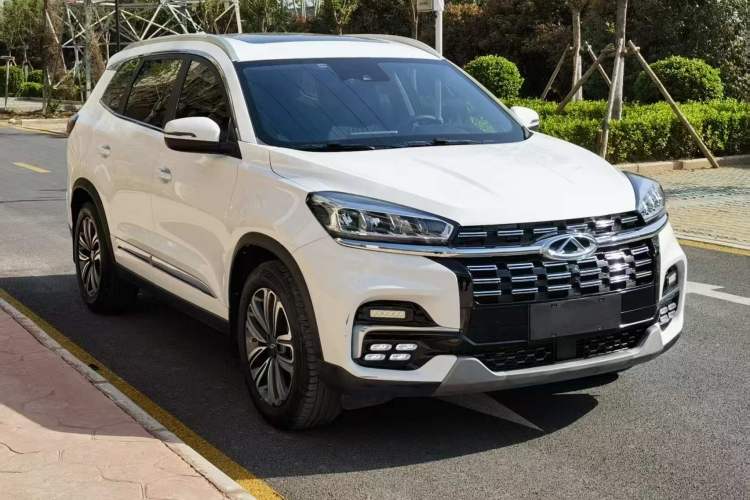 Used Chery Tiggo 8 2019 1.6 TGDI Automatic Luxury Model Front Right 45 Deg