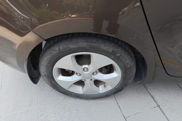 Used Kia Carens 2013 2.0L 7-Seater Automatic Standard Version China IV Standard Exterior 5