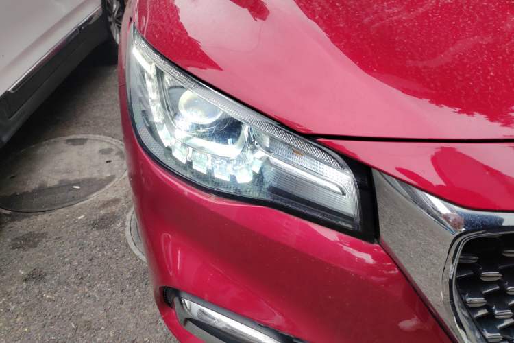 Used MG HS 2018 20T Automatic Two-Wheel Drive Hormone Dynamic Edition China V Standard Right Front Headlight