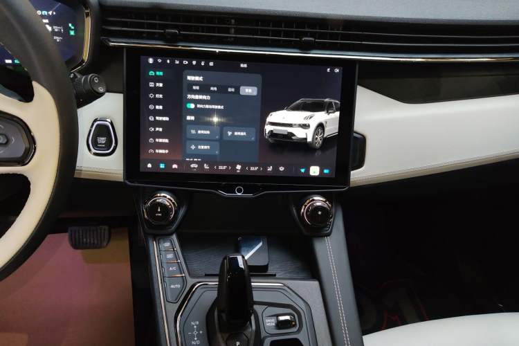 Used Lynk & Co 01 EM-P 2023 1.5TD EM-P Dawn Edition
