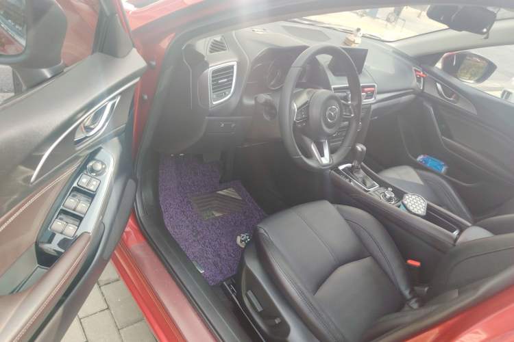 Used Mazda 3 Axela 2017 Sedan 2.0L Automatic Flagship Model China V Standard Driver Seat