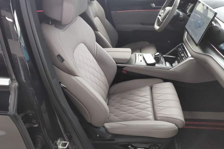 Used BYD Tang New Energy 2025 DM-i 115KM Flagship Model Right Front Seat