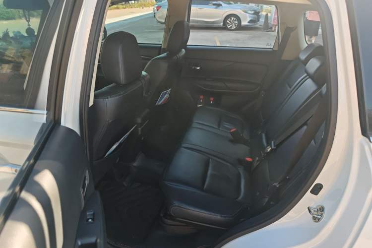 Used Mitsubishi Outlander 2016 2.4L 4x4 Elite Edition 5 Seats
