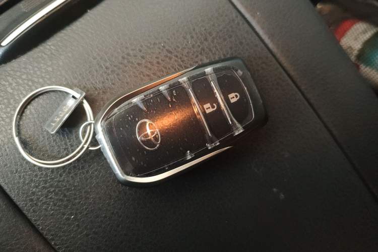 Used Toyota Highlander 2018 2.0T Four-Wheel Drive Luxury Edition 7 Seats China V Emission Standard
