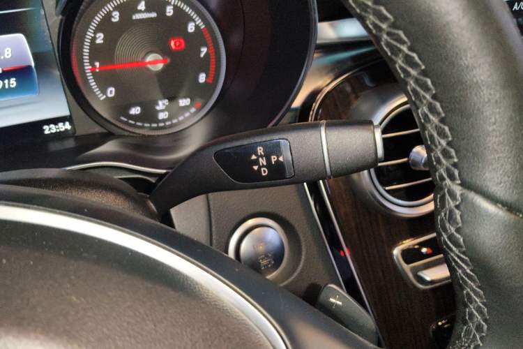 Used Mercedes-Benz GLC 2019 GLC 260 L 4MATIC Dynamic Model Gear Lever