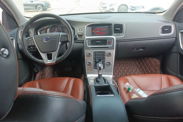 Used Volvo S60 2017 S60L T4 Smart Range Edition Center Console