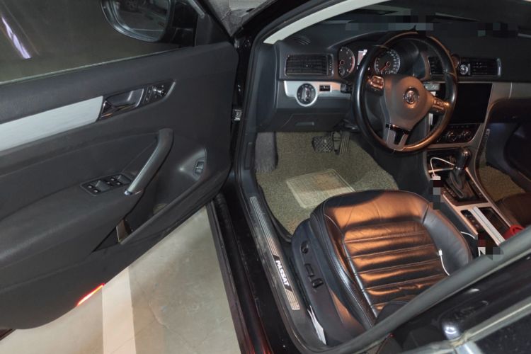 Used Volkswagen Passat 2014 1.8TSI DSG Prestige Edition Driver Seat