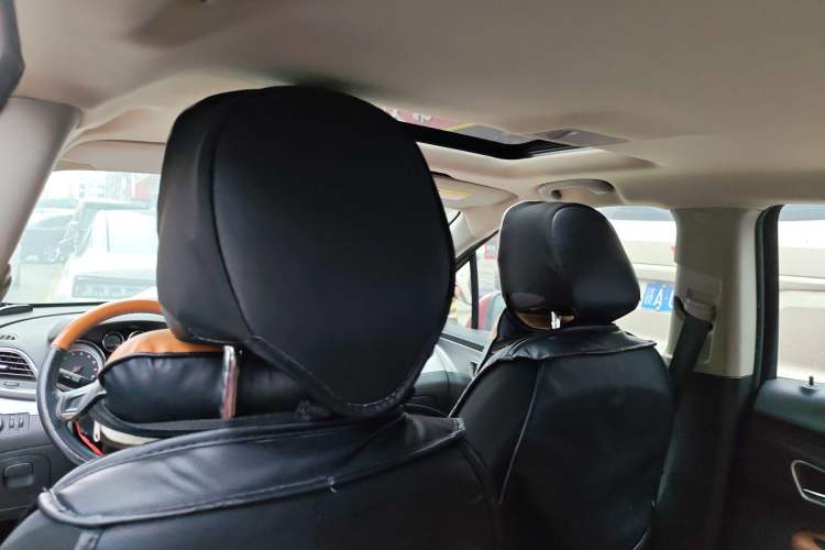 Used Buick Encore 2015 1.4T Automatic Two-Wheel Drive Urban Elite Version Headliner