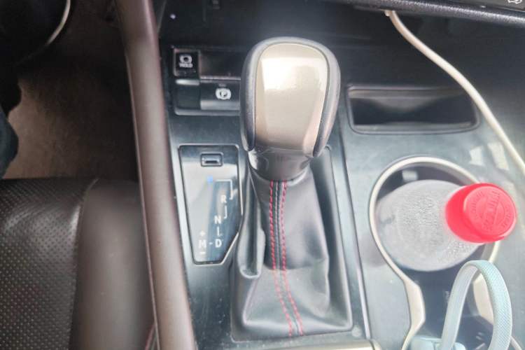 Used Lexus RX 2020 300 Two-Wheel Drive Comfort Edition China VI Standard Gear Lever