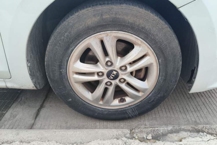 Used Kia Forte 2018 1.6L Automatic Smart Right Front Wheel Hub