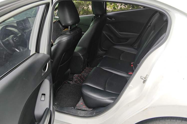 Used Mazda 3 Axela 2017 Sedan 1.5L Automatic Comfort Model Emission Standard China V Left Rear Seat