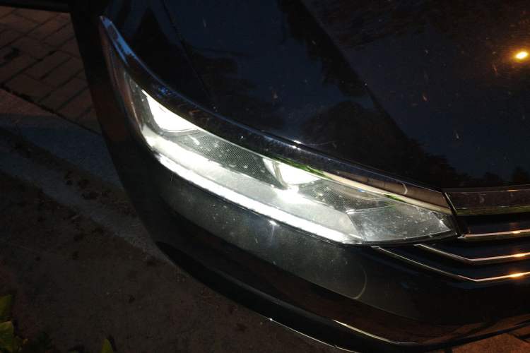 Used Volkswagen Magotan 2019 330TSI DSG Leading Model China VI Standard Right Front Headlight