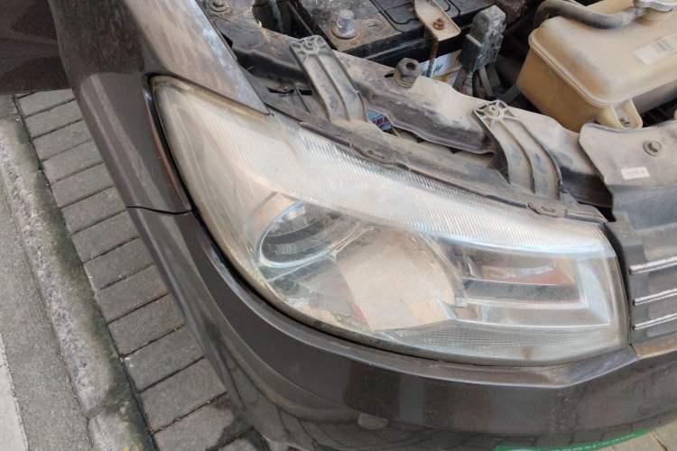 Used Dongfeng Fengon 330 2014 1.5L Manual Utility Version DK15 Right Front Headlight