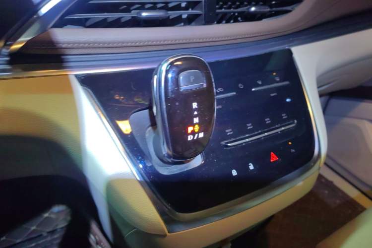 Used Buick GL8 2020 Land Business Class 652T Luxury Model