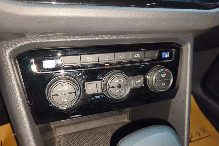 Used Volkswagen Tiguan L 2021 330TSI Automatic Two-Wheel Drive Smart Edition
