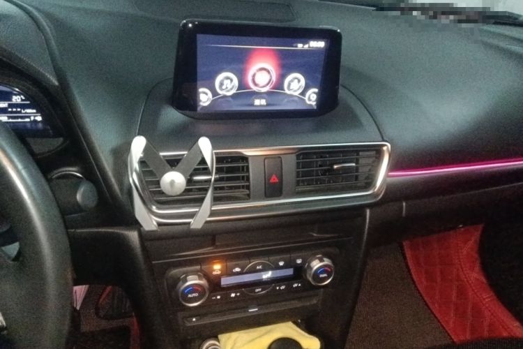 Used Mazda 3 Axela 2017 Sedan 2.0L Automatic Flagship Model China V Standard Audio And AC Panel