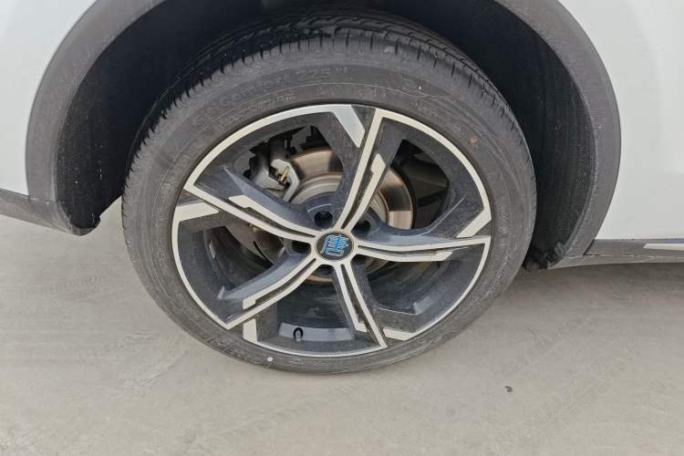 Used BYD Tang New Energy 2021 DM-i 112KM Prestige Model Right Rear Wheel Hub