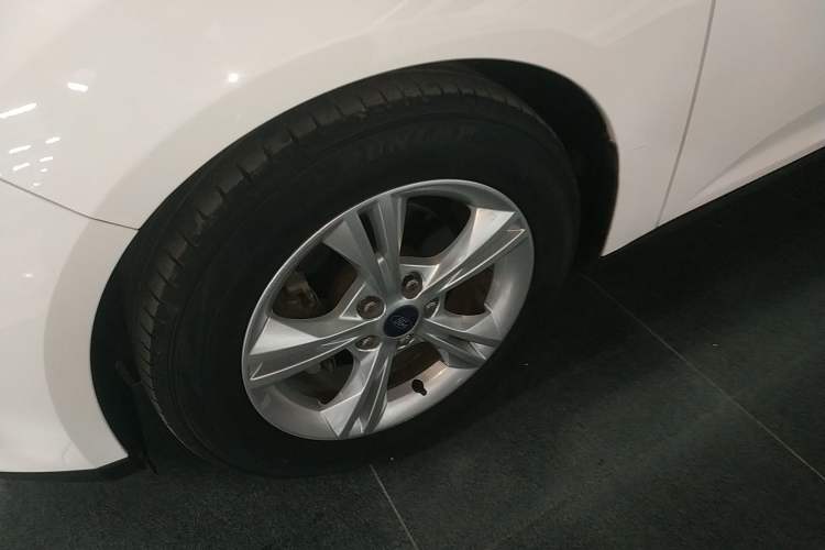 Used Ford Focus 2015 Sedan 1.6L Automatic Comfort Model
