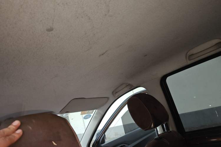 Used Wuling Hongguang 2019 1.5L S Basic Version China VI Standard LAR
