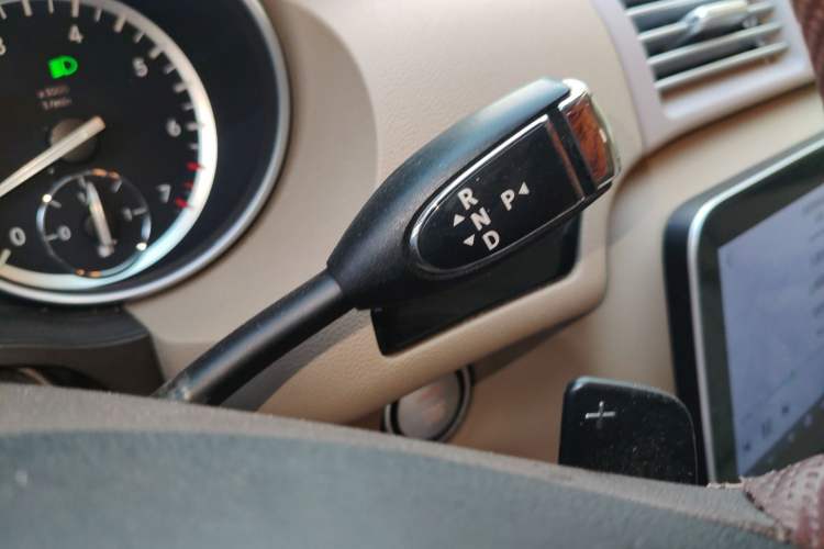 Used Mercedes-Benz R-Class 2015 R 400 4MATIC Business Model
