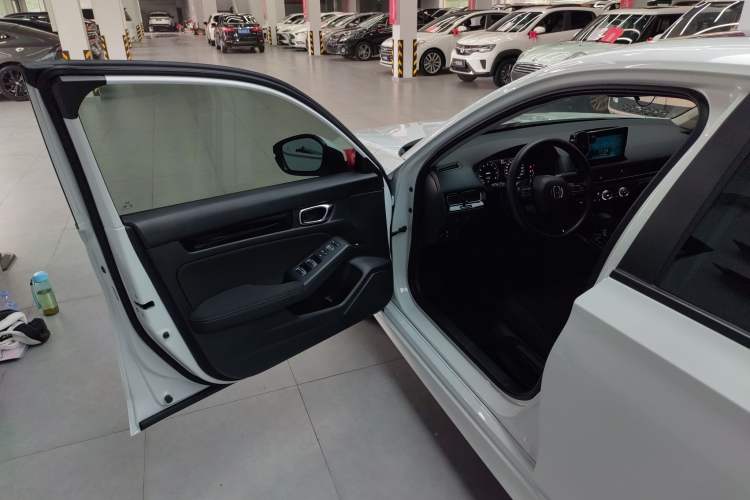 Used Honda Civic 2022 240TURBO CVT Dynamic Edition Driver Seat