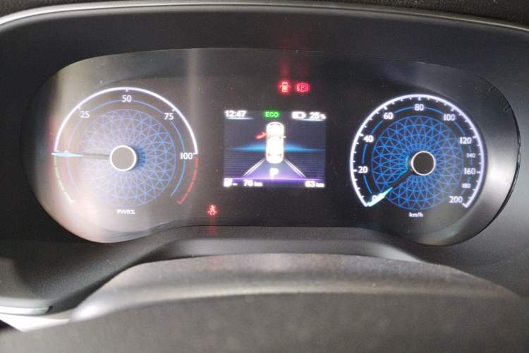 Used Hongqi E-QM5 2025 500km Range Commuter Version