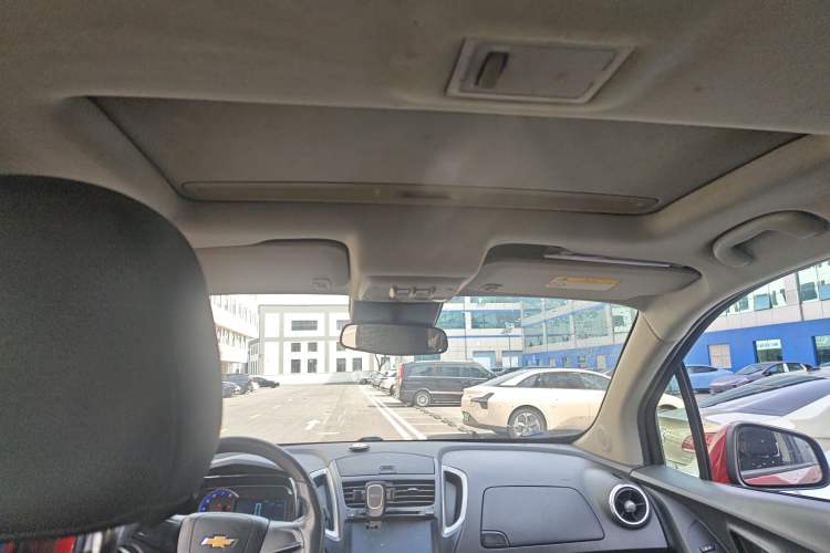 Used Chevrolet Trax 2016 1.4T Manual Two-Wheel Drive Comfort Version with Sunroof
