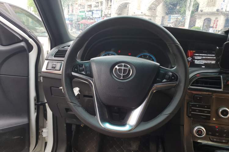 Used Brilliance V5 2016 1.5T Automatic Two-Wheel Drive Smart Version Steering Wheel