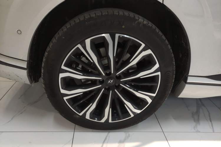 Used Dongfeng eπ eπ008 2026 Model Six-Seat Range-Extended Family Edition
