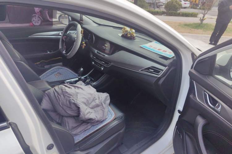 Used Changan Eado 2018 High-Energy Edition 1.6L GDI Manual Pioneer Model China V Standard